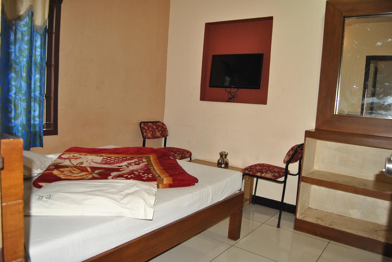 Ezhil Residency Hotell Kodaikanal Exteriör bild