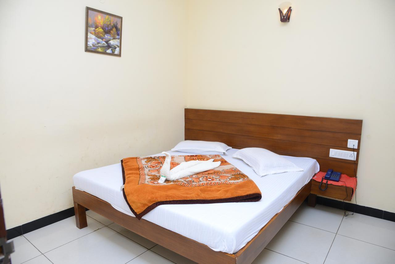 Ezhil Residency Hotell Kodaikanal Exteriör bild